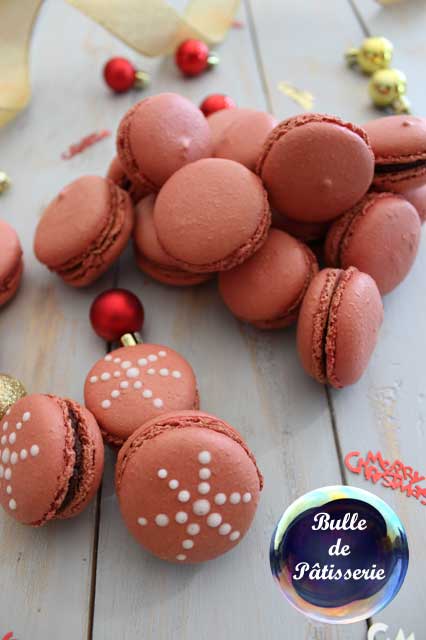 Pâtisserie de Noël : macarons chocolat noir-framboises