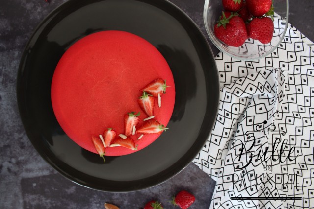 Dessert estival : entremets aux fraises et à l'amande