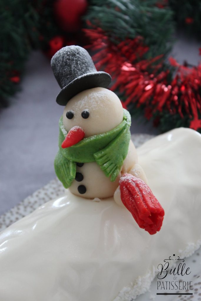 Bûche Framboise-Chocolat blanc et Bonhomme de neige en pâte d'amandes