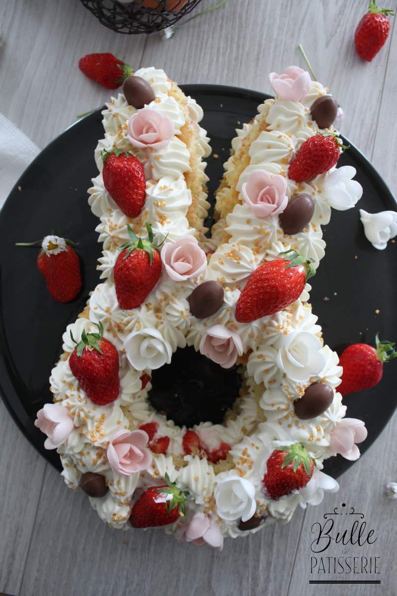 Gâteau de Pâques : Bunny Cake Fraise-Chocolat blanc