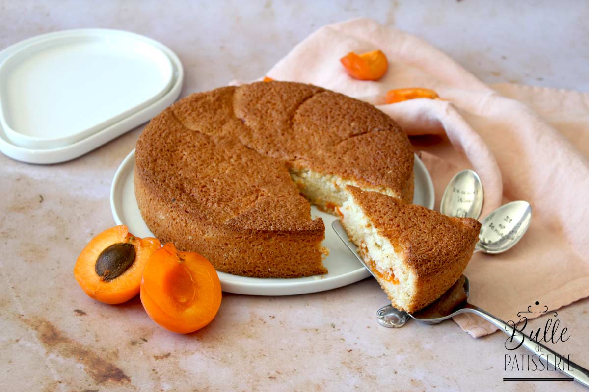 Gâteau maison : financier géant à l'abricot
