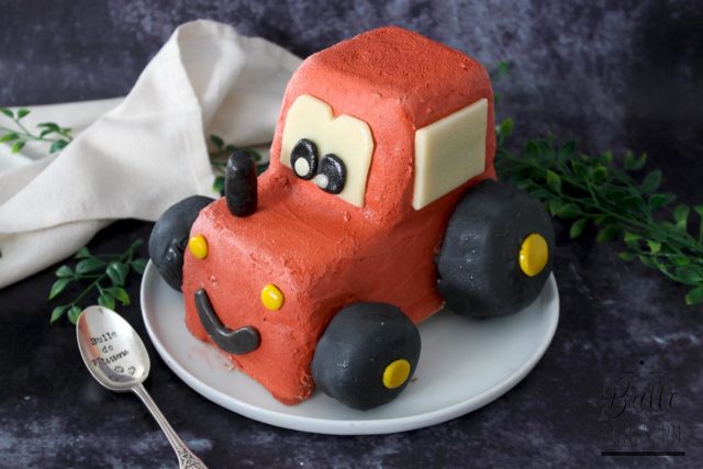 Entremets Tracteur – Gâteau d’anniversaire Fraise, Rhubarbe, Vanille