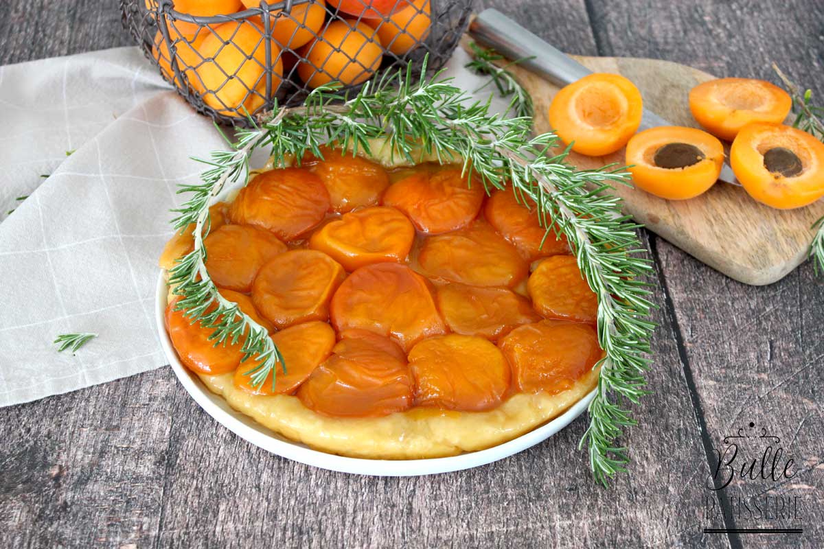 Recette estivale : tarte tatin abricot-romarin