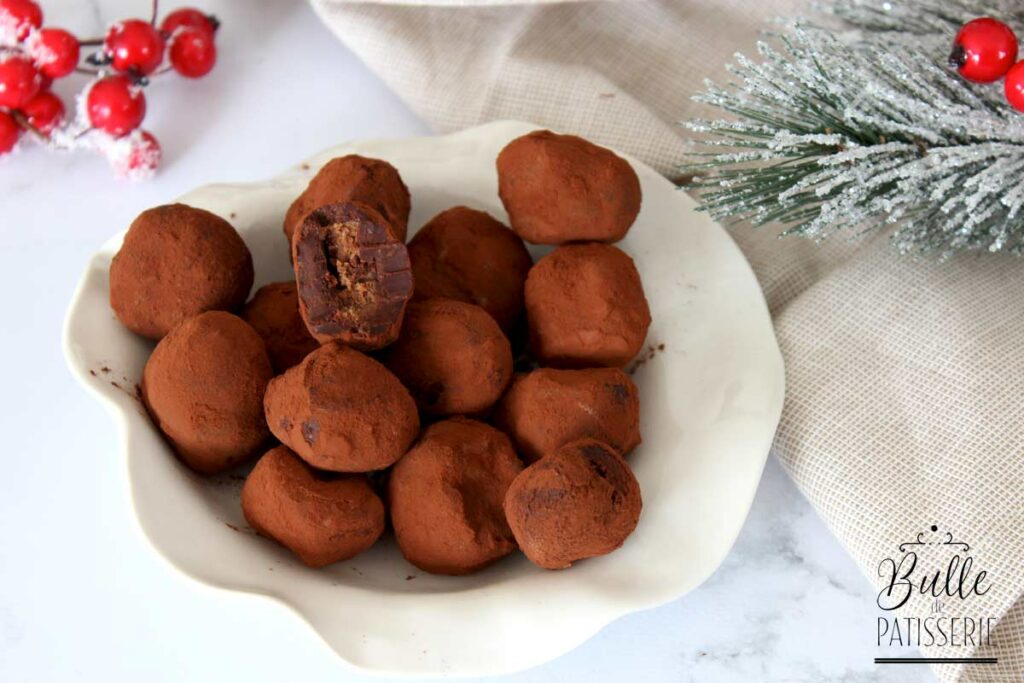 Recette de Noël : truffes au chocolat fourrées praliné